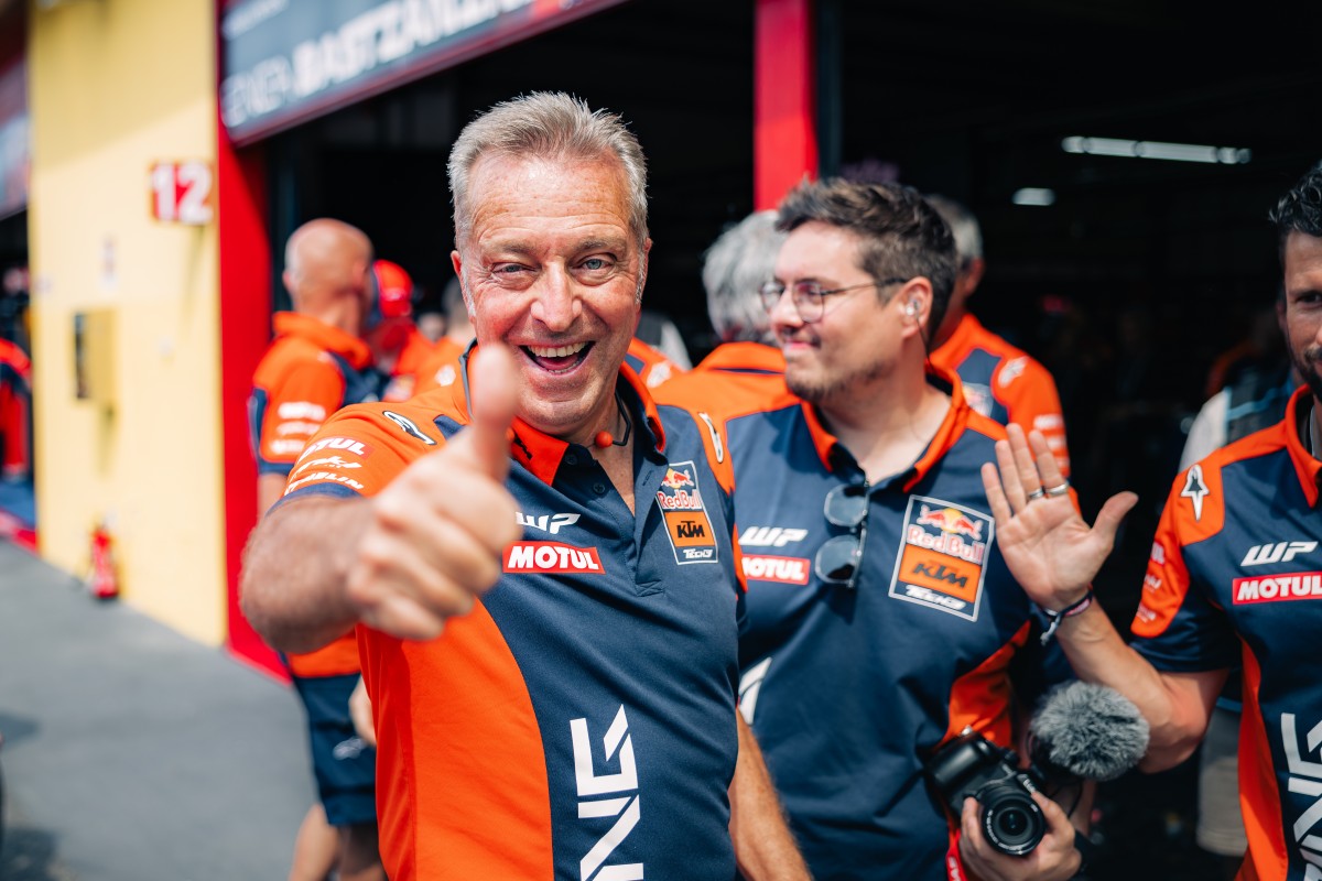 Теперь уже бывший босс Tech3 Racing Эрве Поншараль