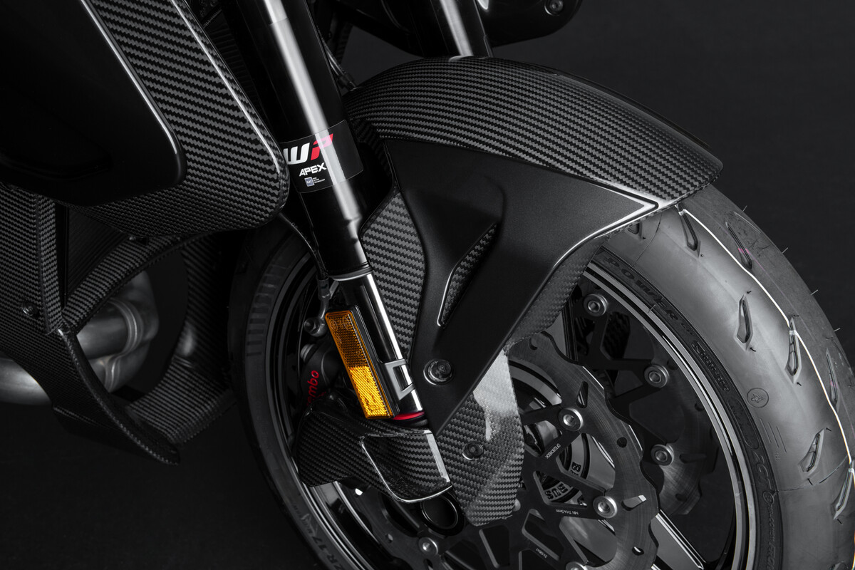 Полуавтоматическая подвеска WP APEX на Brabus 1400 R (2026)