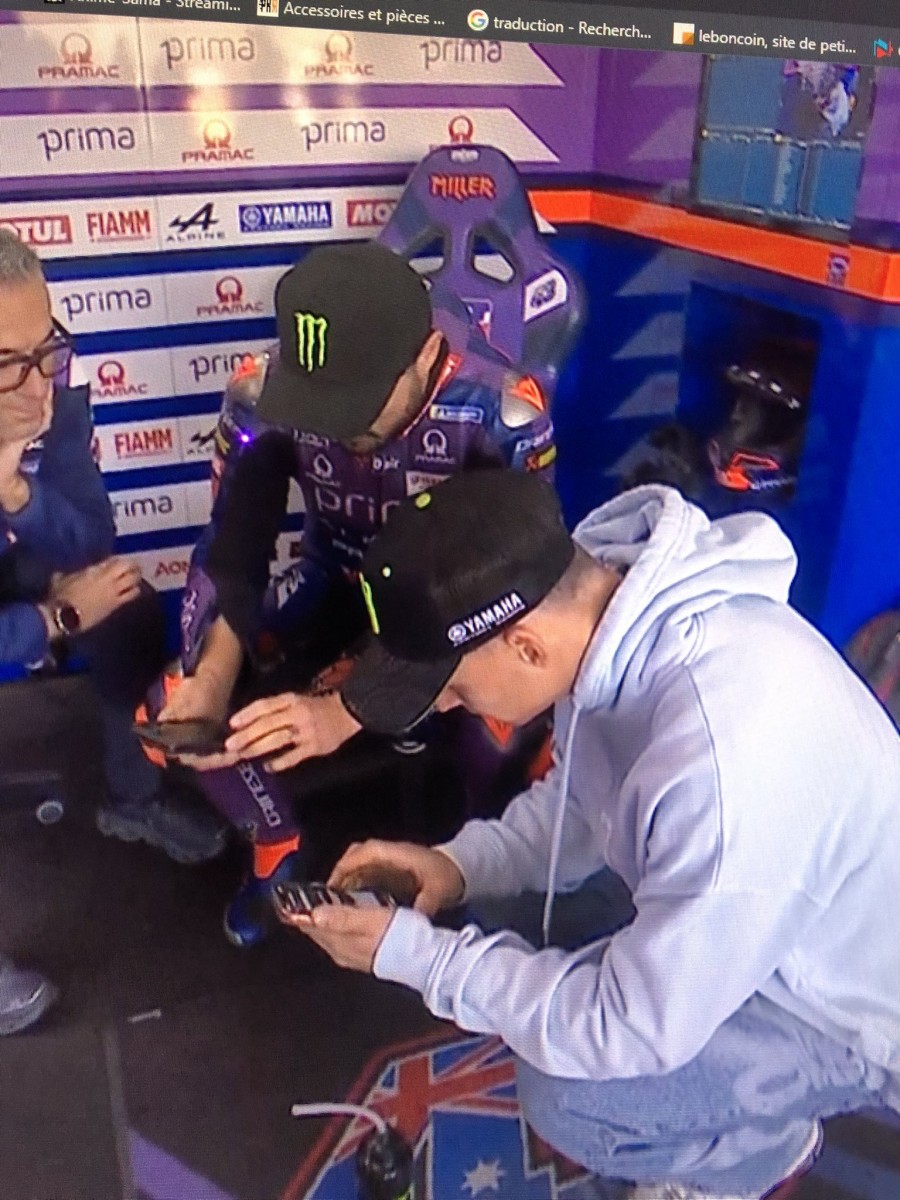 Джек Миллер и Фабио Куартараро сравнивают показатели своей телеметрии в Валенсии