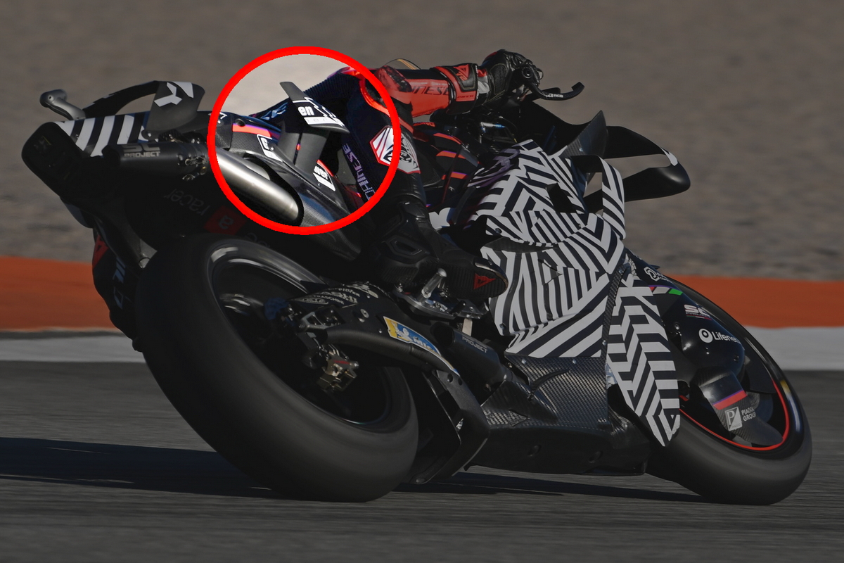 Винглеты на Aprilia RS-GP25 на тестах в Валенсии (прототип Марко Беццекки)