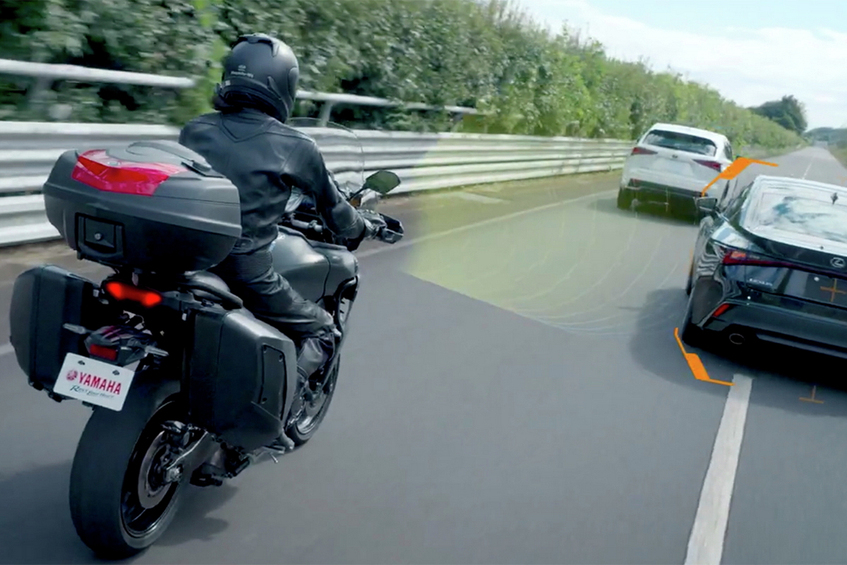 Адаптивный круиз-контроль на Yamaha Tracer9 GT+ Y-AMT