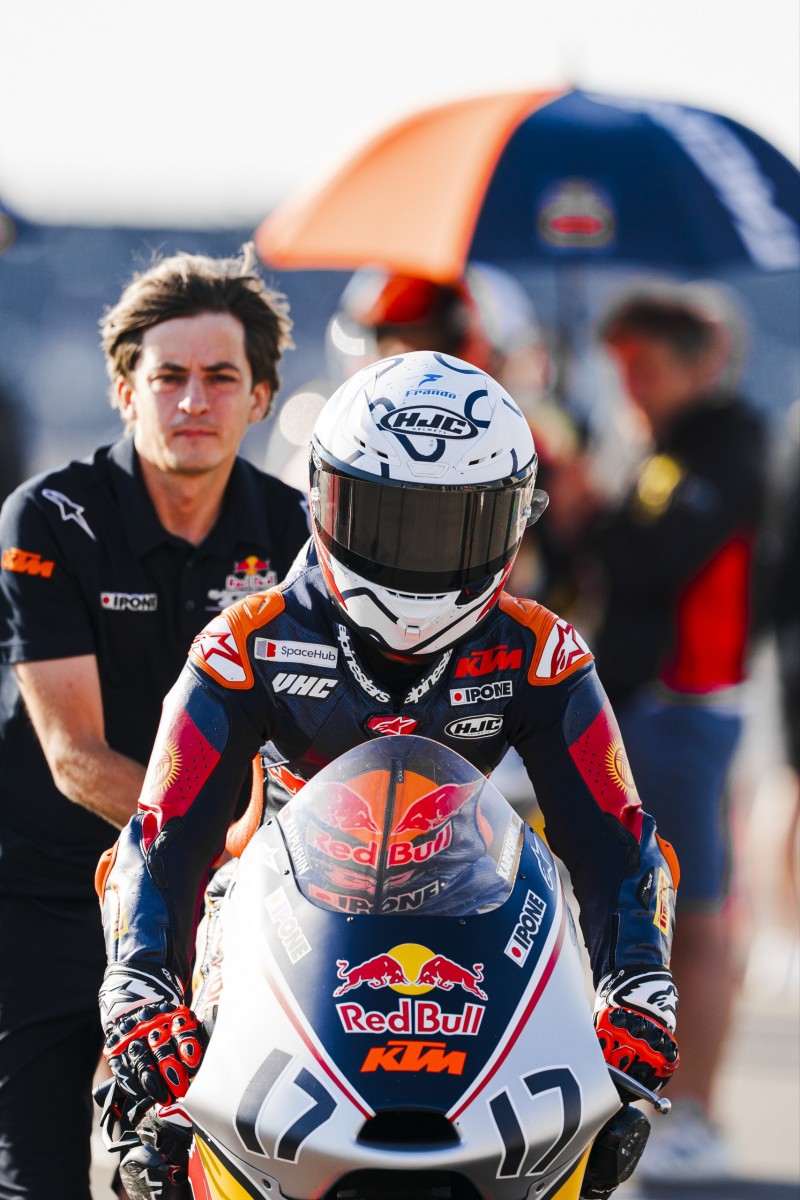 Наставник Корней Кронгауз с Ярославом Карпушиным - пусть по Red Bull MotoGP Rookies Cup только начинается