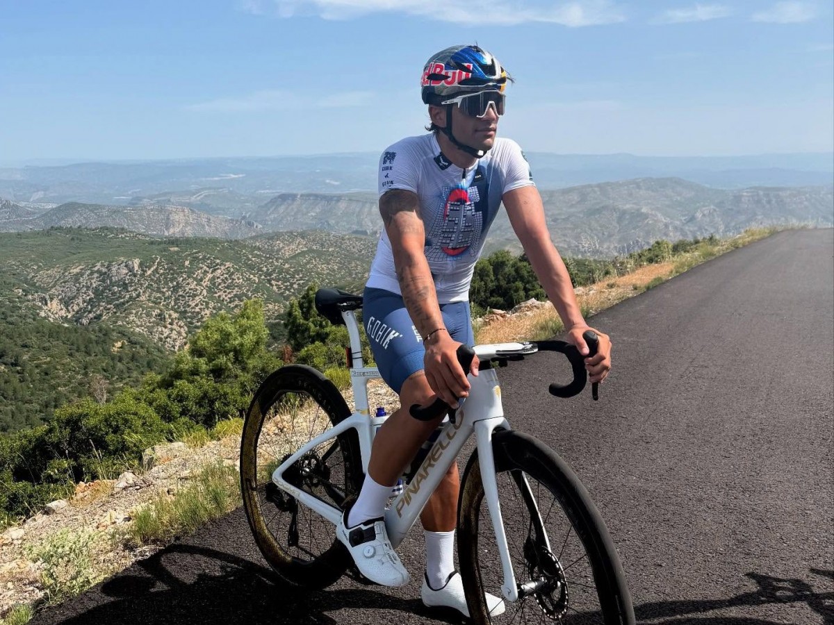 Хорхе Мартин и его эксклюзивный велосипед Pinarello Dogma F