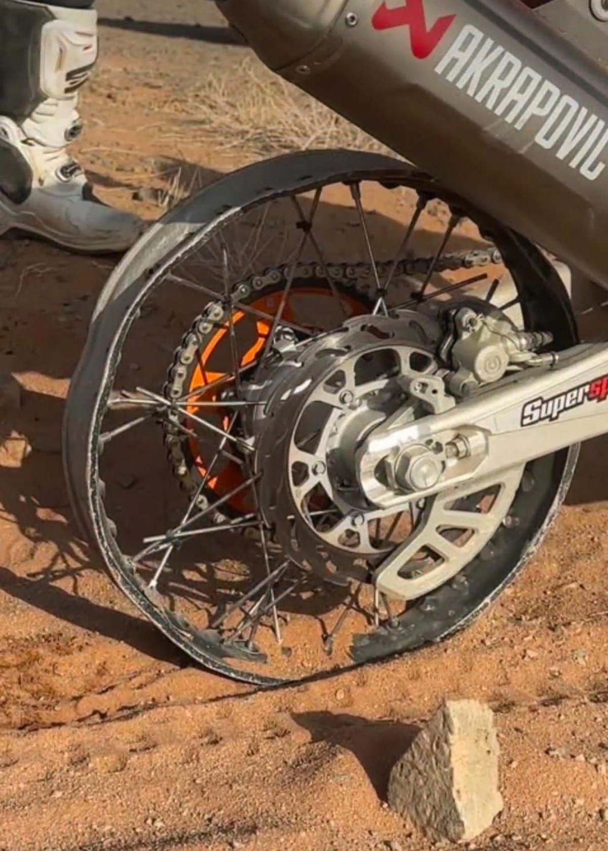 Заднее колесо Эдгара Канета (Red Bull KTM)