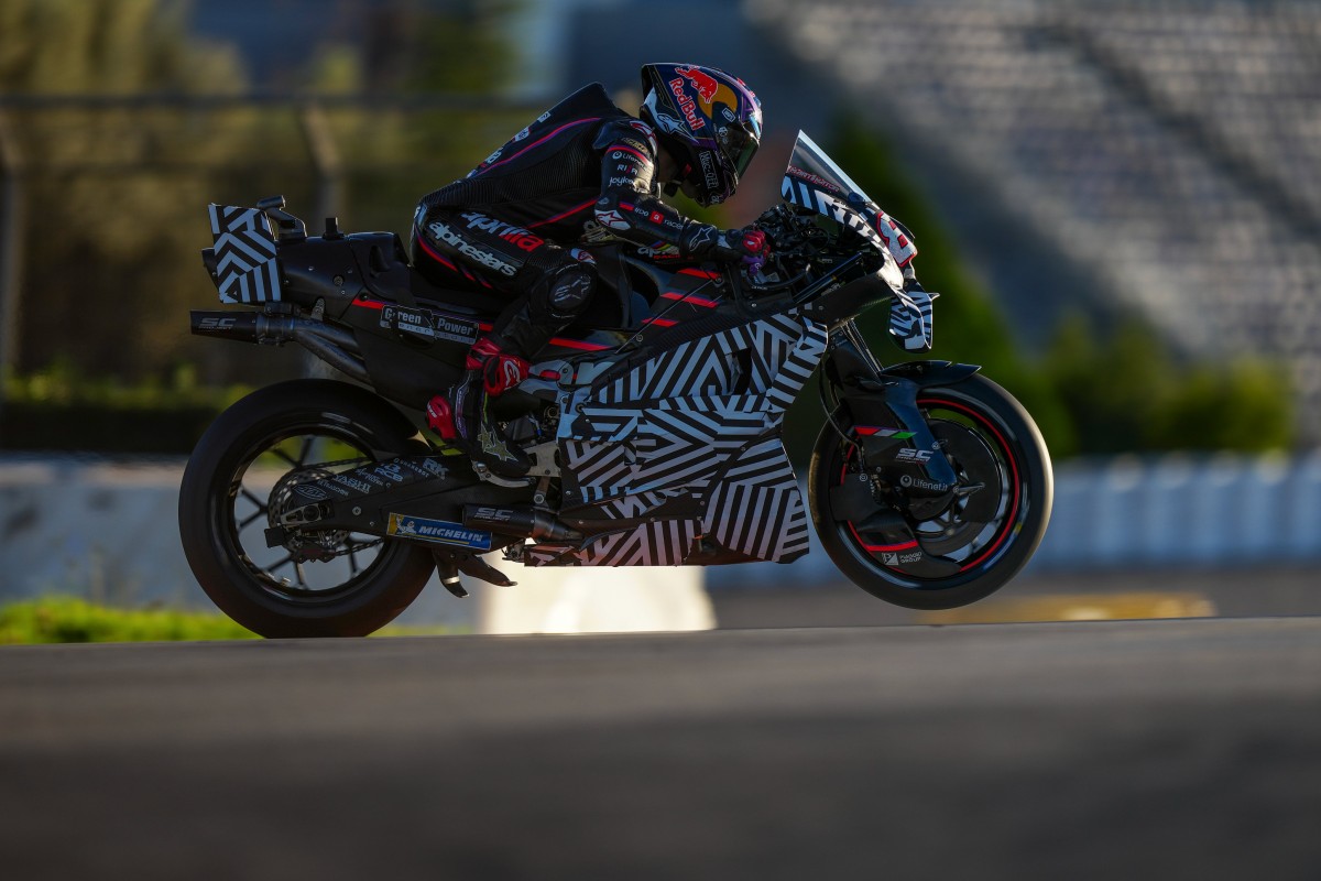 Хорхе Мартин на борту прототипа Aprilia RS-GP26