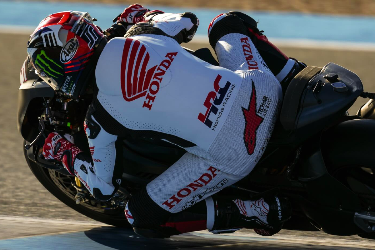 Джонатан Рэй в роли тест-пилот Team Honda HRC WorldSBK