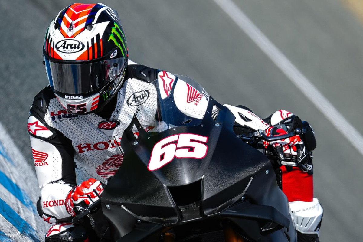 Джонатан Рэй в роли тест-пилот Team Honda HRC WorldSBK