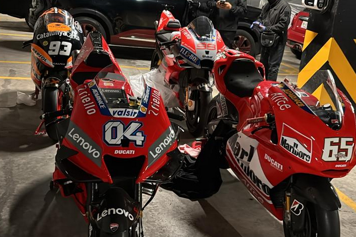 Коллекция гоночных мотоциклов из MotoGP найдена в гараже Веддинга