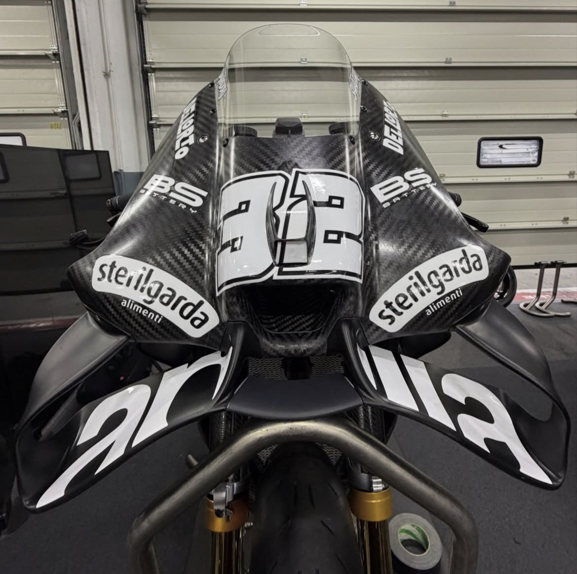 Новая аэродинамика Aprilia RS-GP26 на шейкдауне в Сепанге