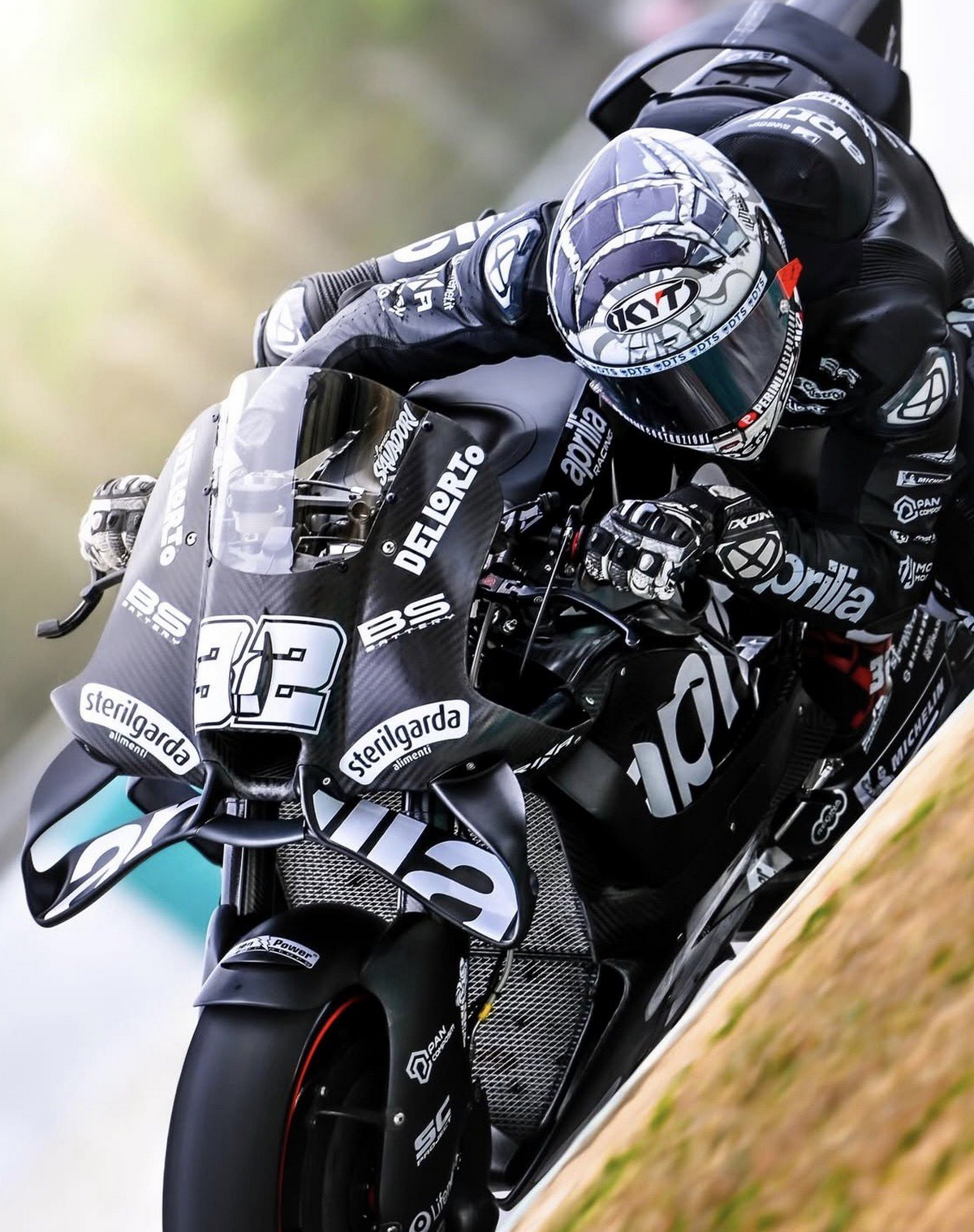 Новая аэродинамика Aprilia RS-GP26 на шейкдауне в Сепанге