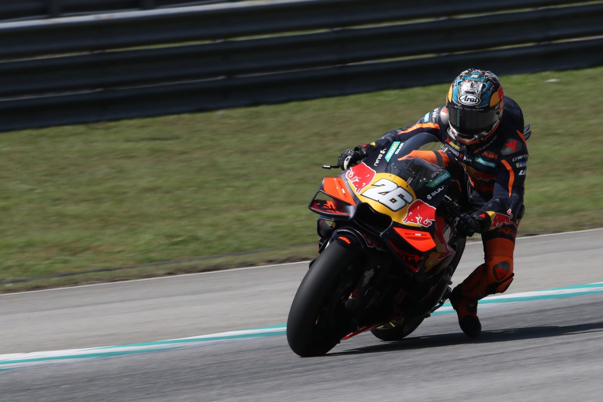 Дани Педроса на KTM RC16 на шейкдауне MotoGP 2026 в Сепанге