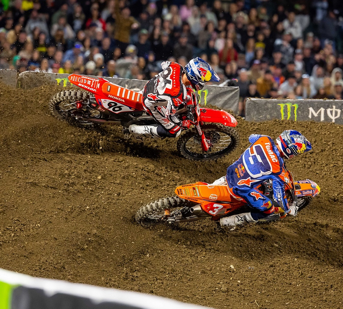 Элай Томак возвращает позицию после атаки Лоуренса