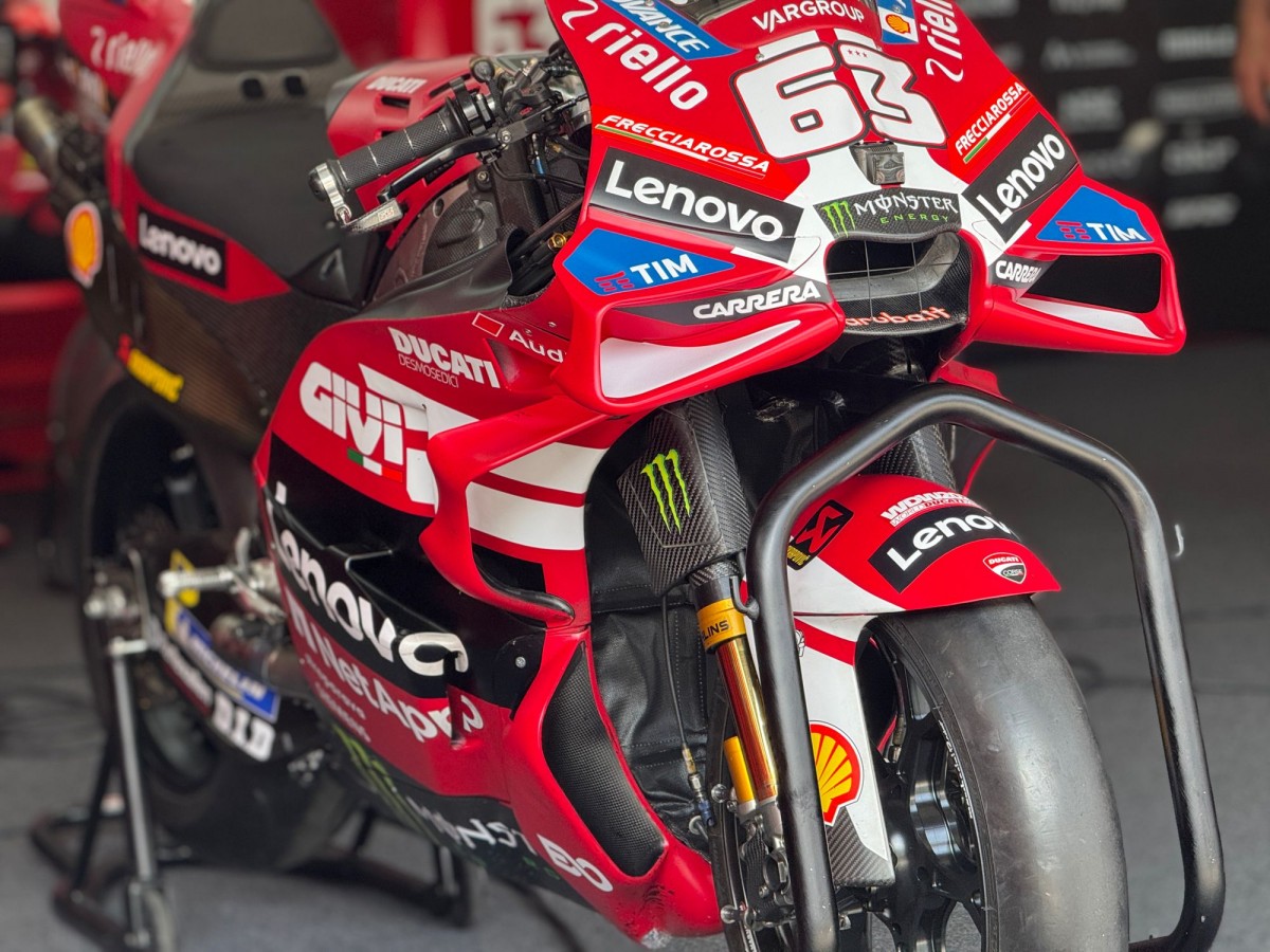 Версия Ducati Desmosedici GP26 с обтекателем 2025 года