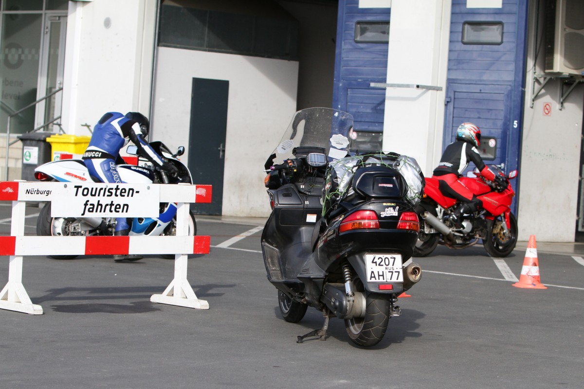 Nurburgring Touristenfahrten: кто не успел, тот опоздал...