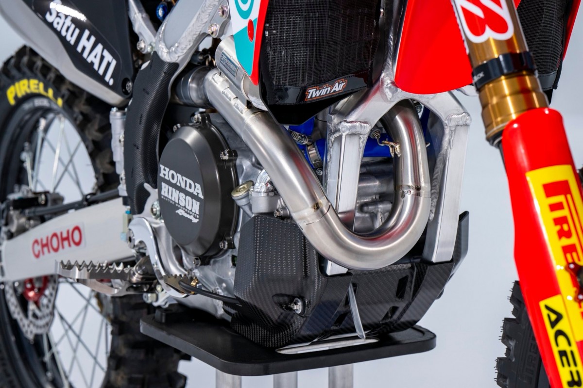 Прототипная выпускная система Yoshimura RS12 на Honda CRF450RWE (2026/27)