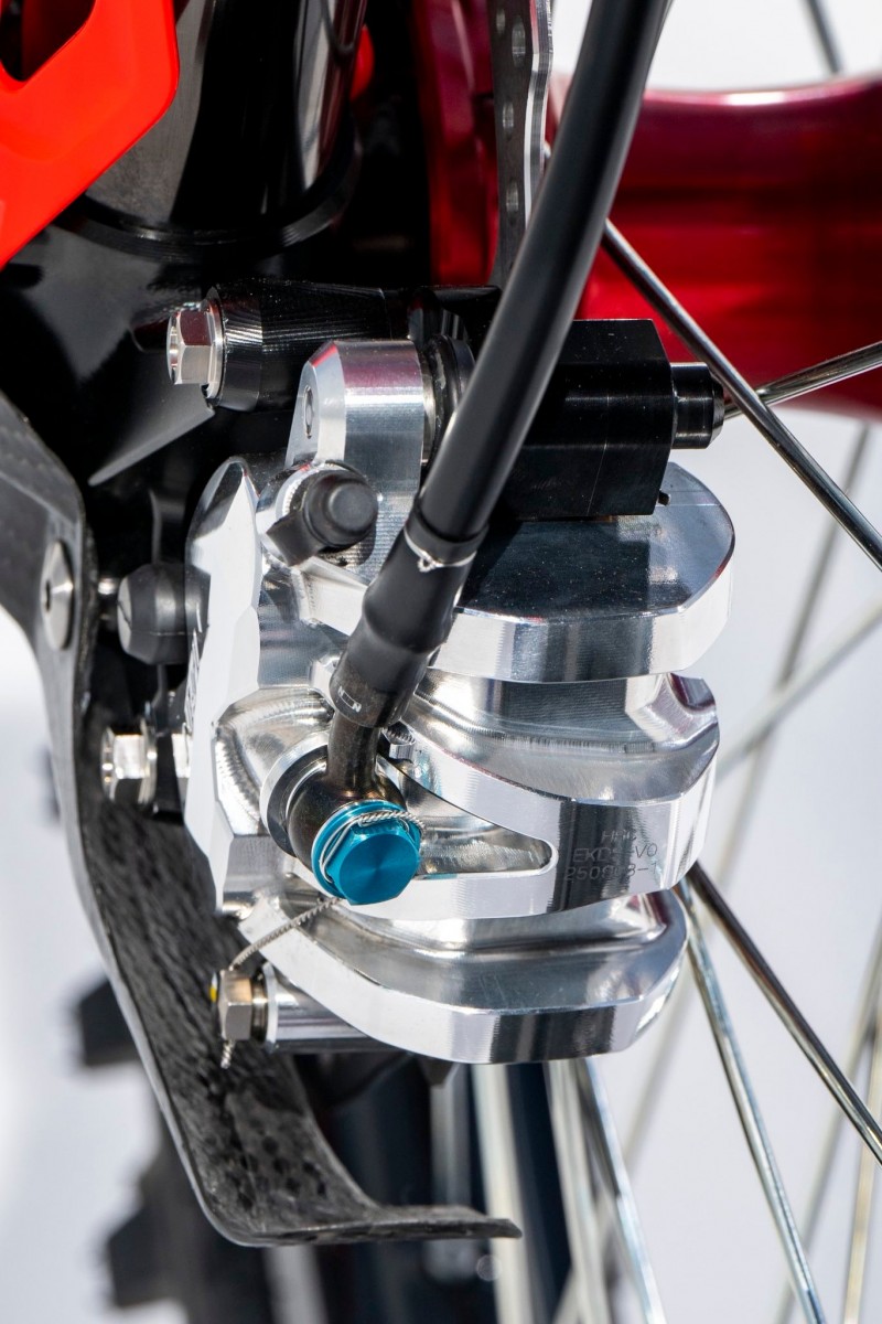 Прототипные тормоза Nissin на Honda CRF450RWE (2026/27)