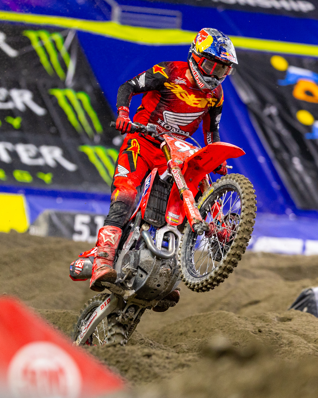 Хантер Лоуренс начал уикенд в Сиэтле с красной табличкой лидера AMA Supercross