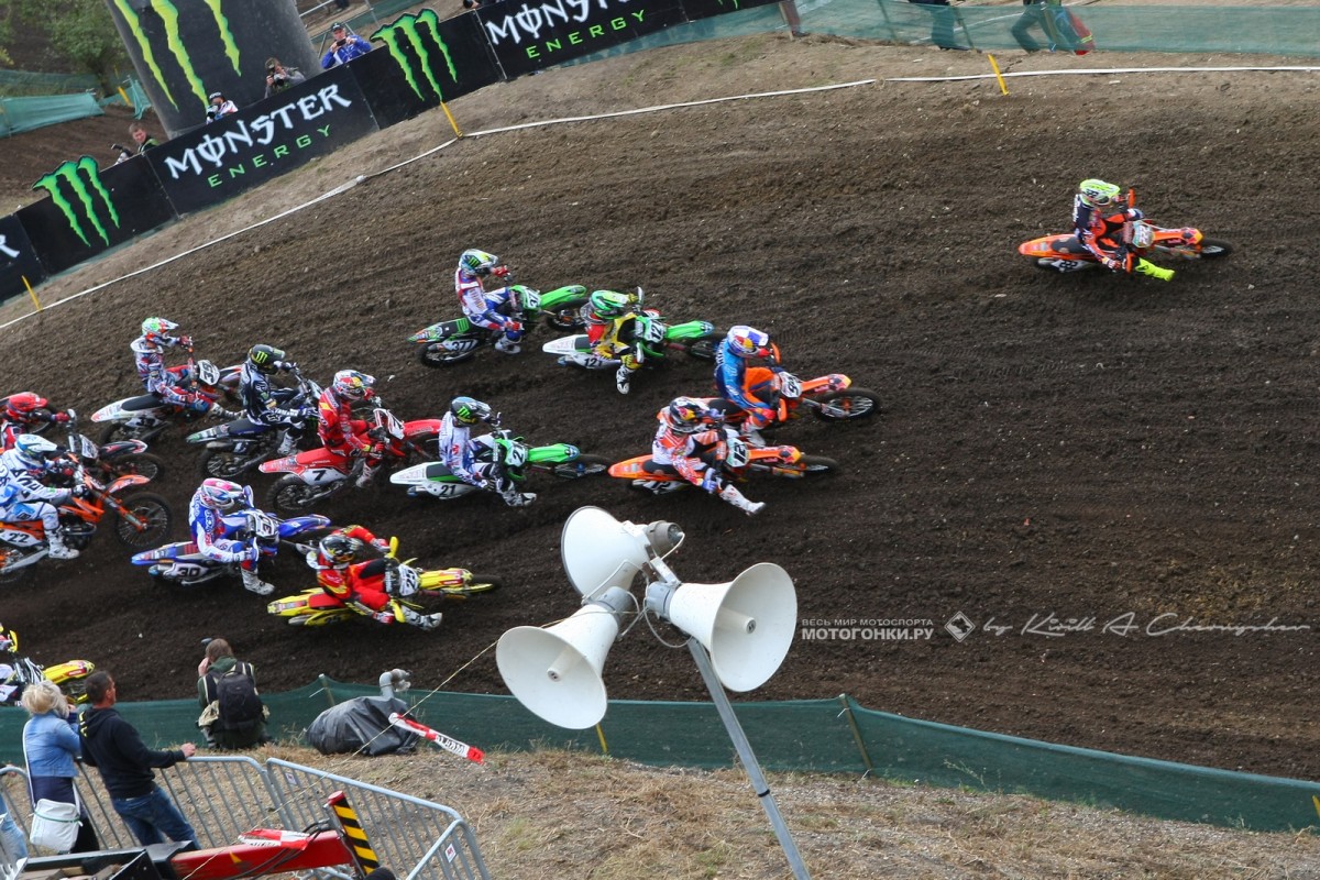 Старт гонки Гран-При Германии MX1 - Антонио Кайроли вырывается вперед