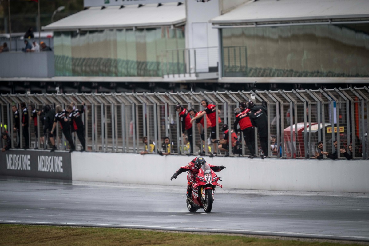 Булега вплыл в историю World Superbike как самый победоносный итальянец на Ducati