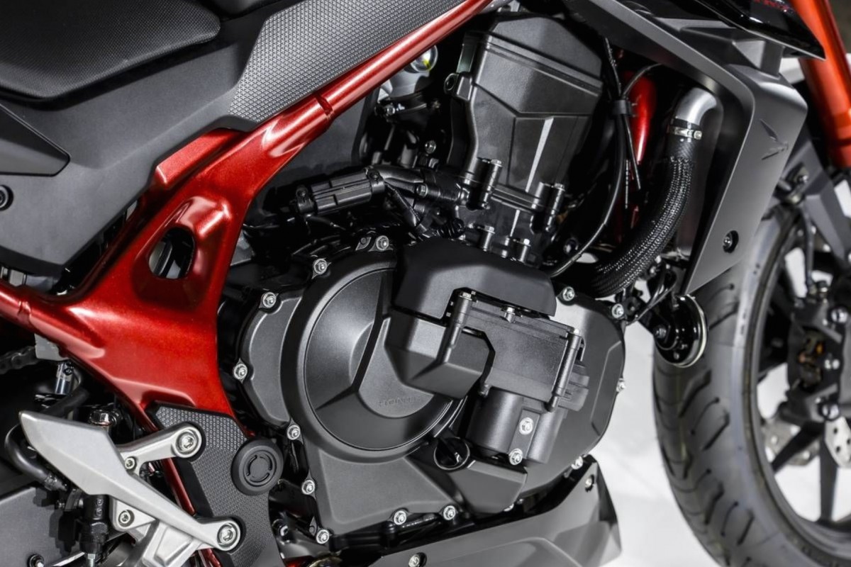 Honda CB750 Hornet E-Clutch (2026)