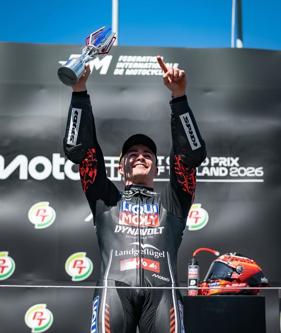 Победитель Гран-При Таиланда Мануэль Гонсалес (IntactGP)