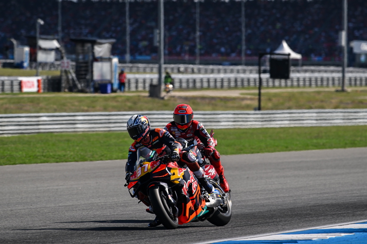 Педро Акоста жестко атакует Марка Маркеса в Бурираме