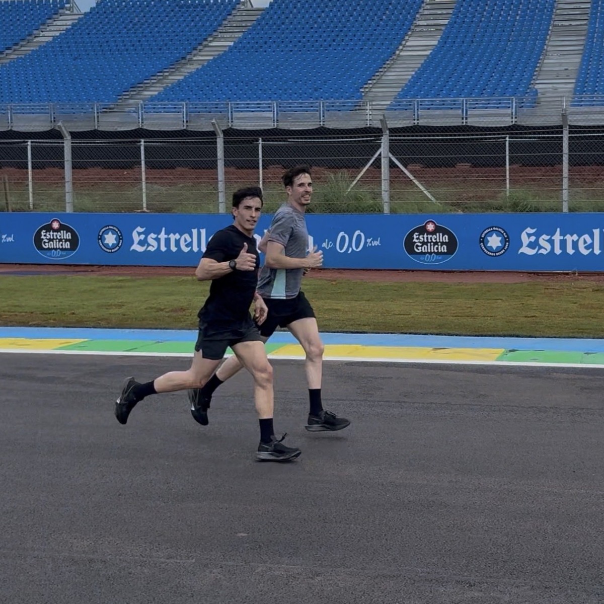 Марк и Алекс Маркесы на пробежке по новому треку - еще не давали комментариев