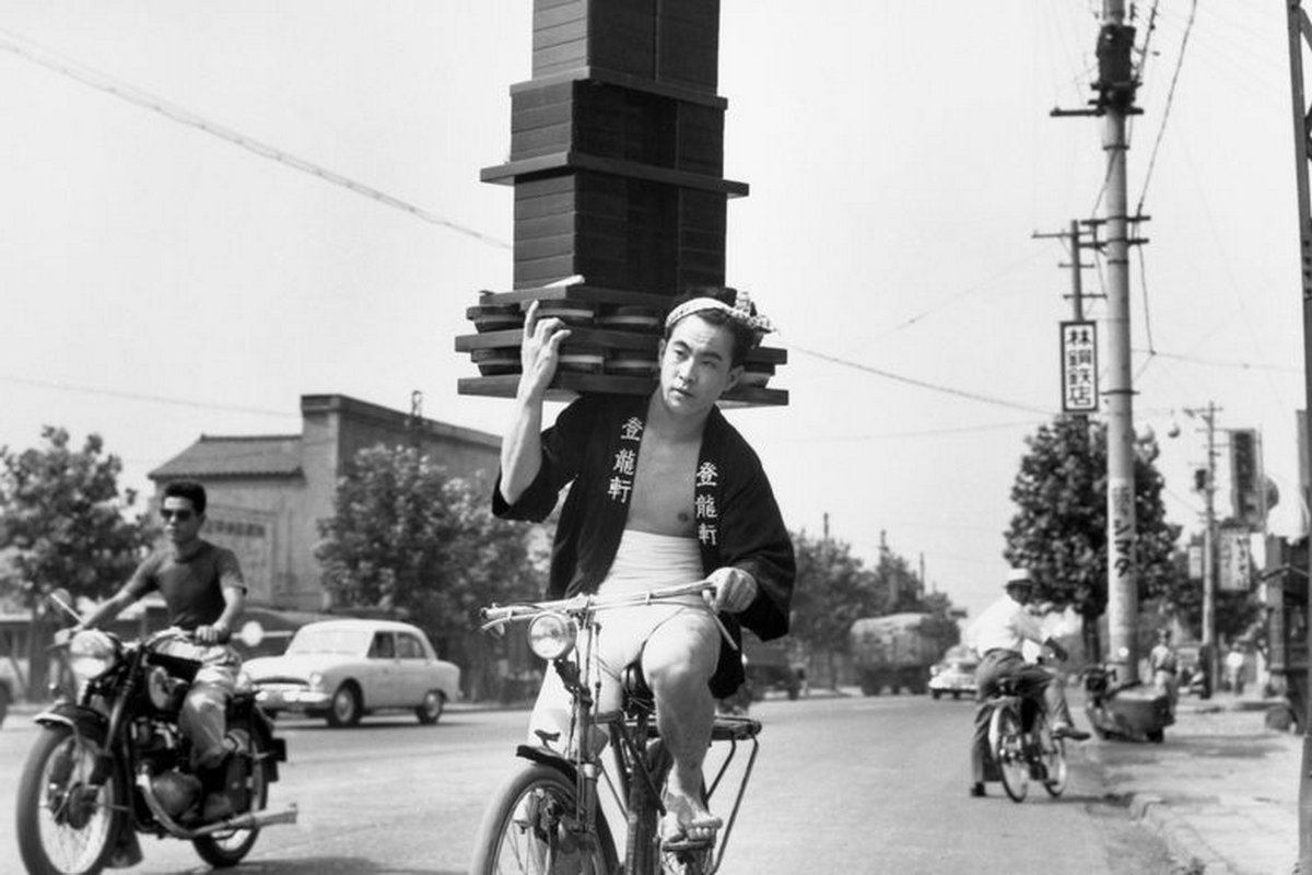 Доставщик еды в послевоенной Японии