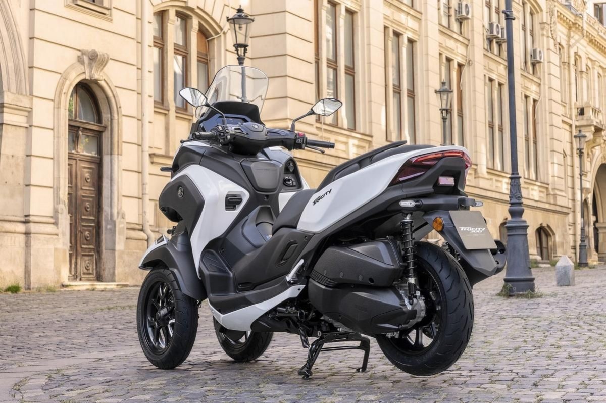 Yamaha Tricity 300 с подушкой безопасности - теперь серийная модель!