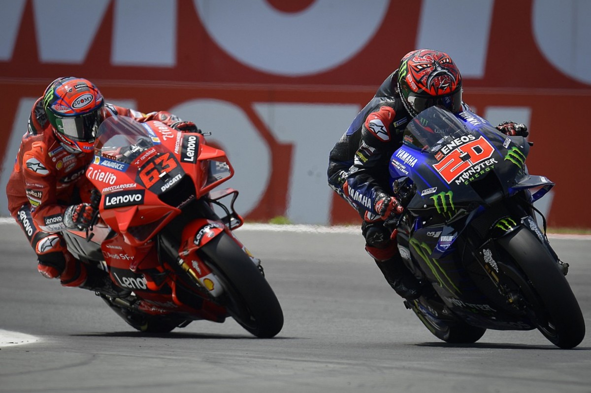 Yamaha vs Ducati - это L4 vs V4