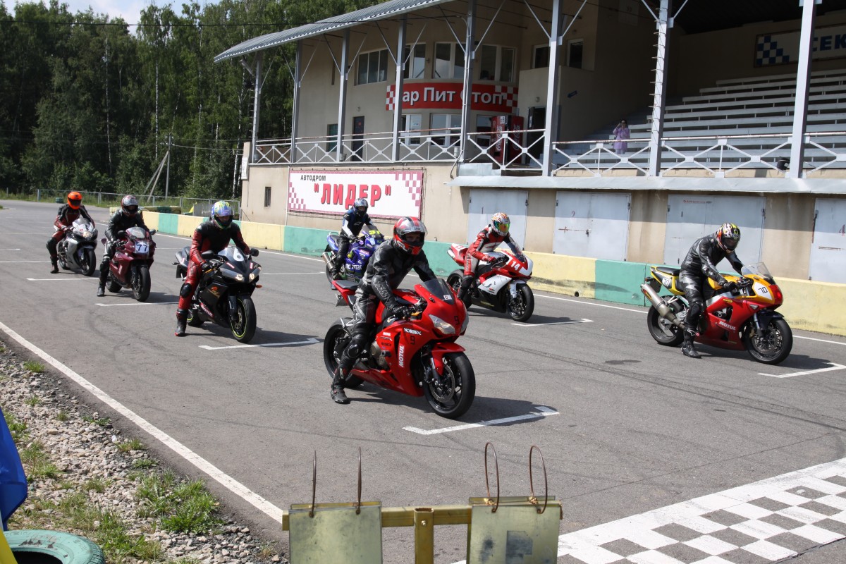 Гонки на спортбайках на картодроме Лидер, M1 Challenge, 2009