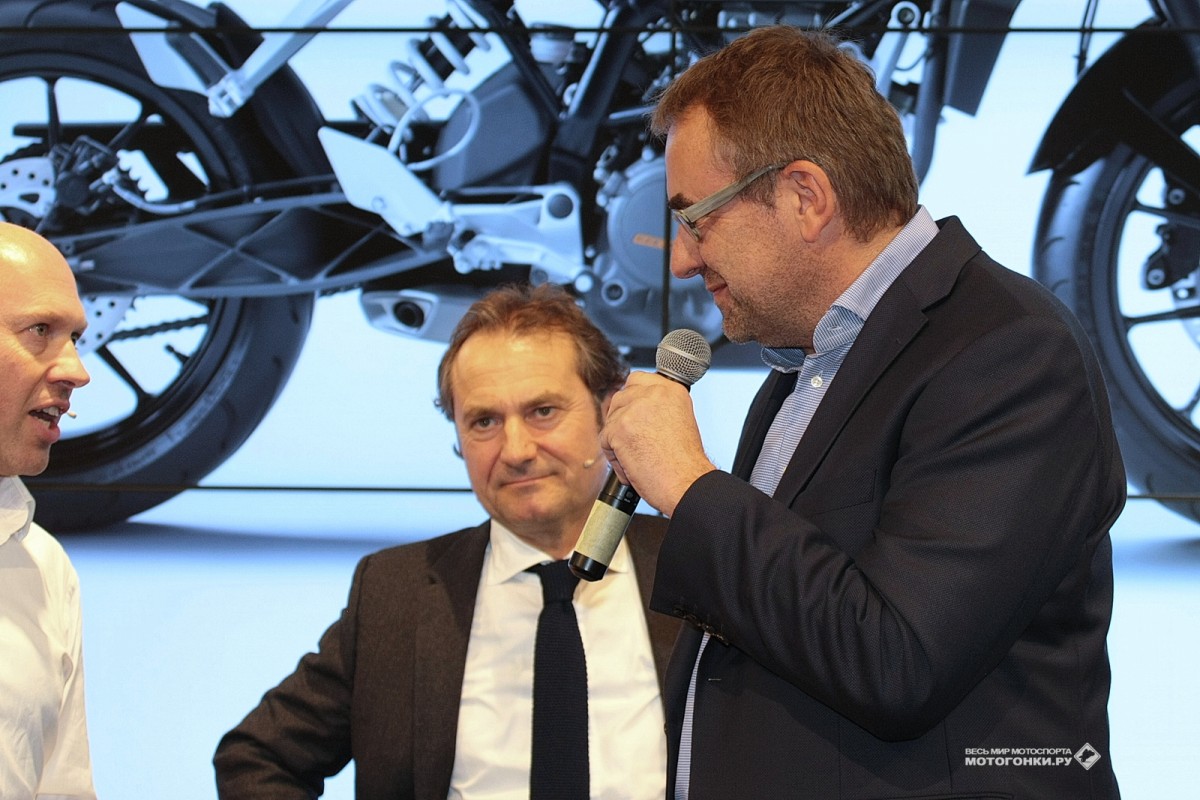 Дизайнер KTM Геральд Киска рассказывает об идеях, воплощенных в 690 Duke 2012 года