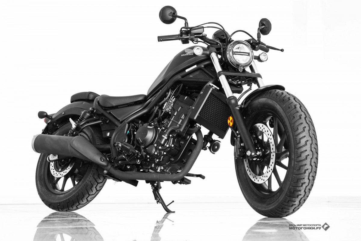 Honda Rebel 300 (2024) - легкий мотоцикл с традиционной вилкой