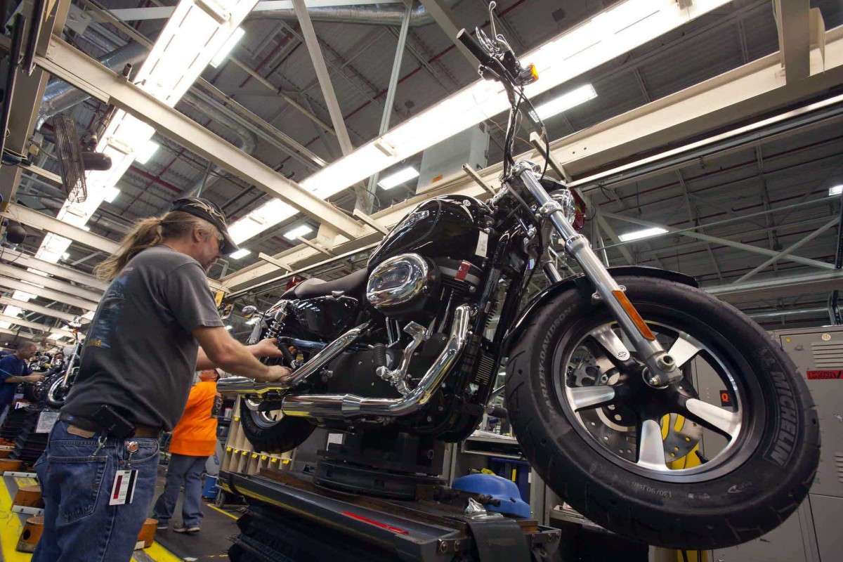 Даже тяжелый Harley-Davidson Road King комплектуется традиционной вилкой