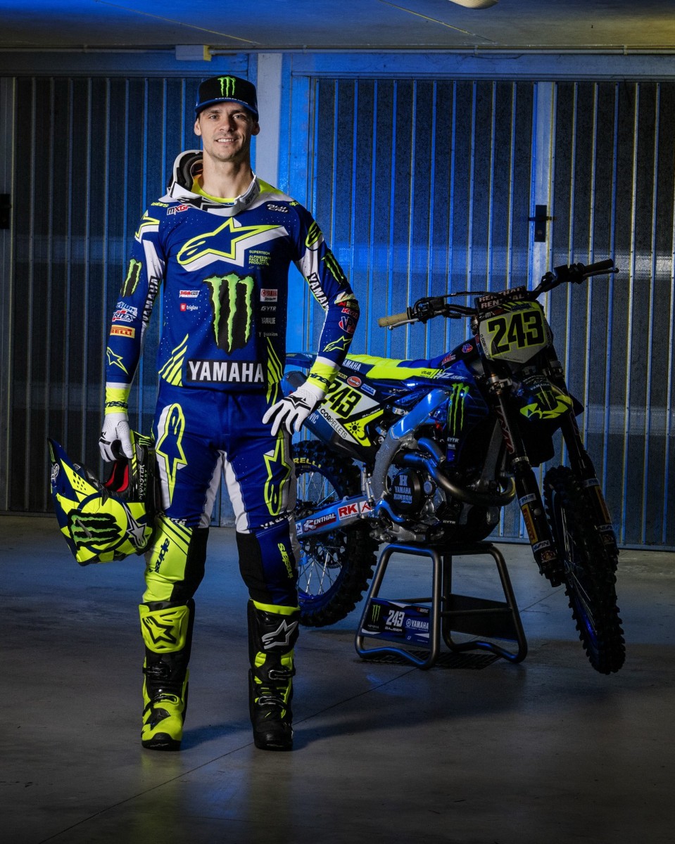 Тим Гайзер в цветах Monster Energy Yamaha и Валентино Росси