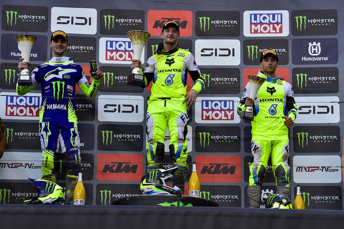Подиум MXGP: Херлингс, Гайзер, Виалль