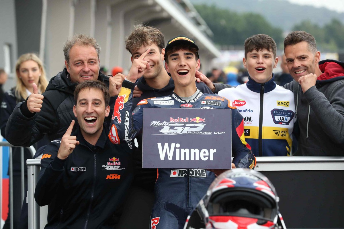 Брает Уриарте, чемпион Red Bull MotoGP Rookies Cup 2025 — теперь в заводской Red Bull KTM Moto3