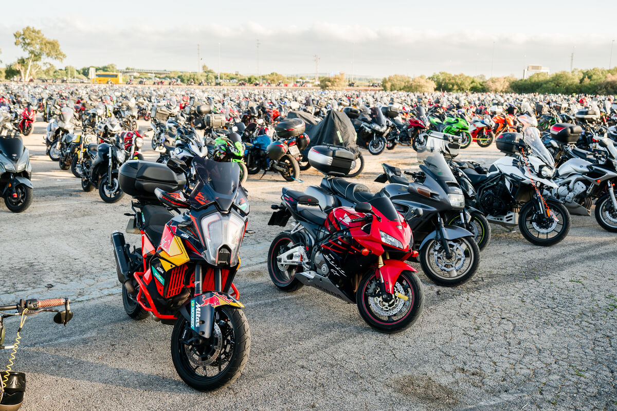 KTM 1390 Super Duke GT на парковке Гран-При Испании MotoGP 2026