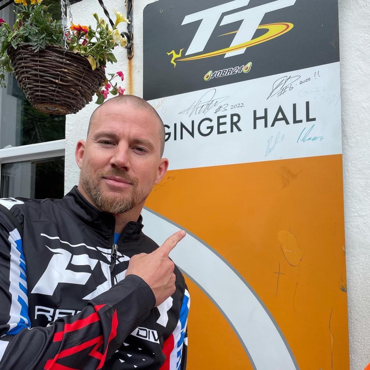 Ченнинг Татум на турист-трофи острова Мэн (Isle of Man TT)