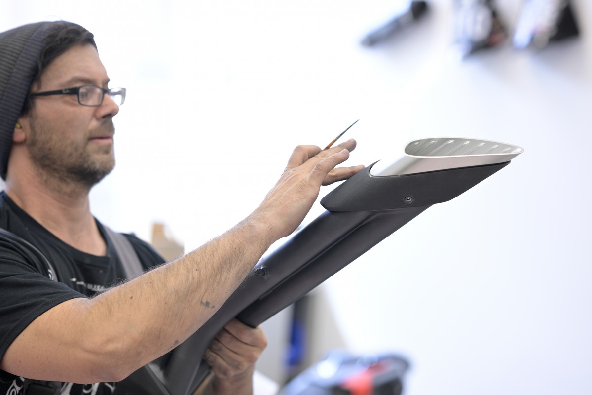 Дизайнеры трудятся над BMW Motorrad Vision K18