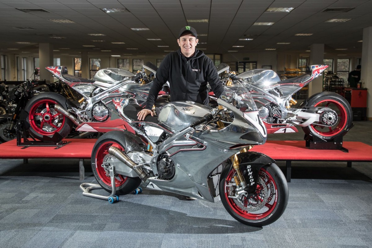 Легенда Isle of Man TT Джон МакГиннесс должен был выступать на Norton V4 RR в 2019 году