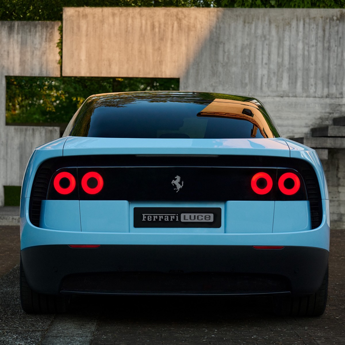 Ferrari Luce: веселый голубенький iPhone