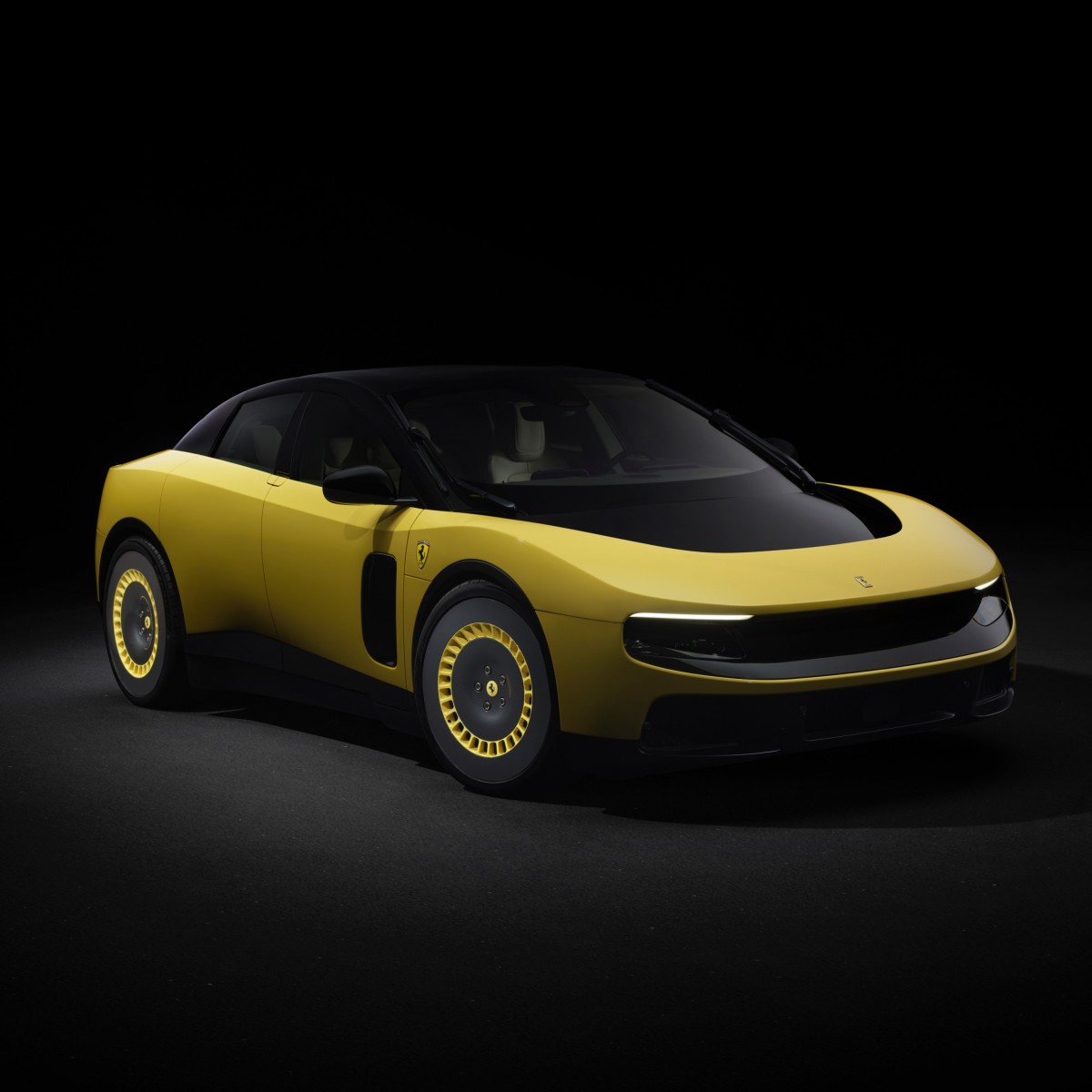 Ferrari Luce: версия в желтом цвете