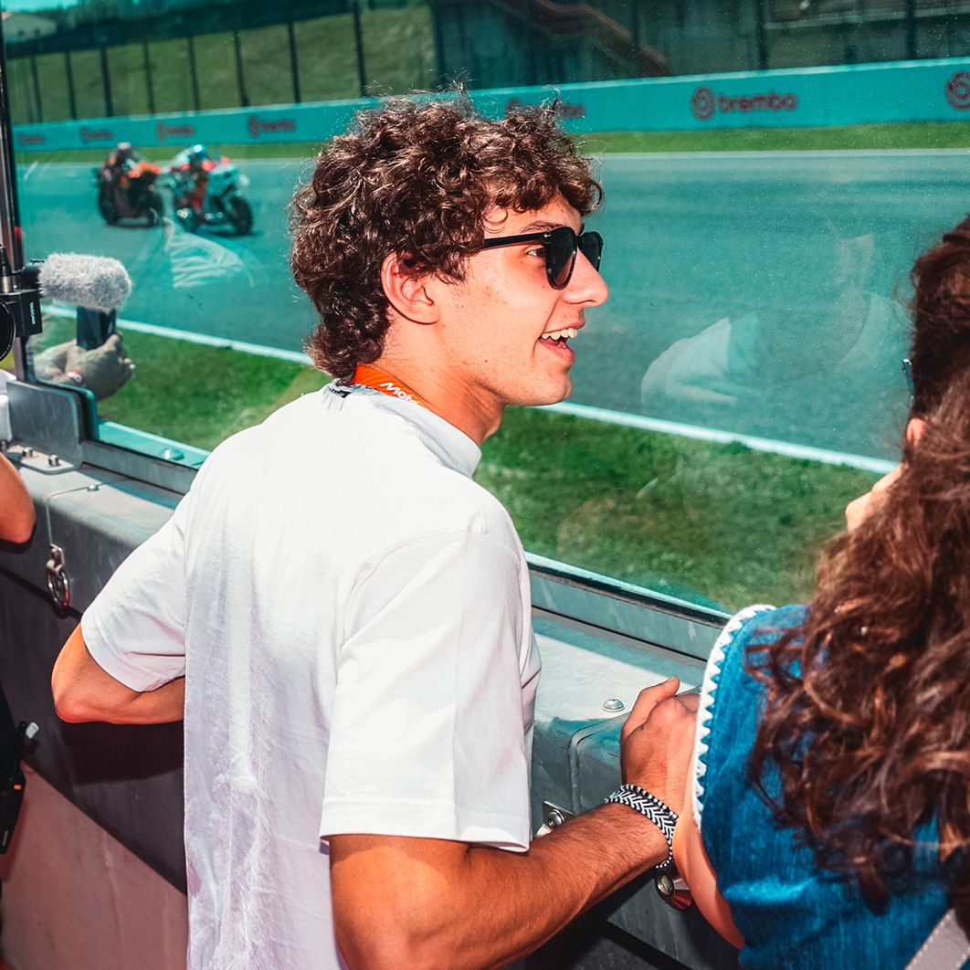Лидер F1 Кими Антонелли на Гран-При Италии MotoGP 2026