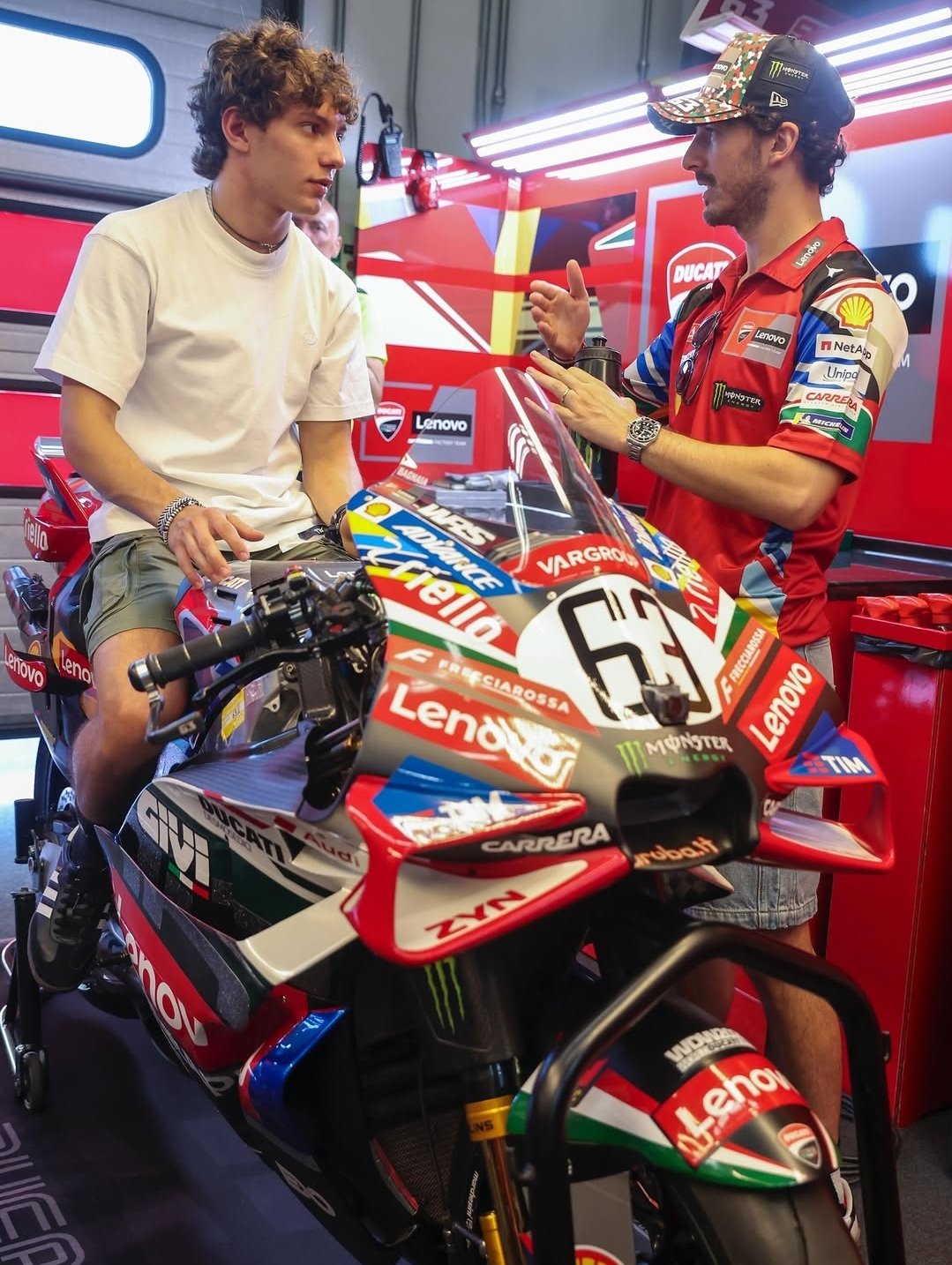 Лидер F1 Кими Антонелли на Гран-При Италии MotoGP 2026
