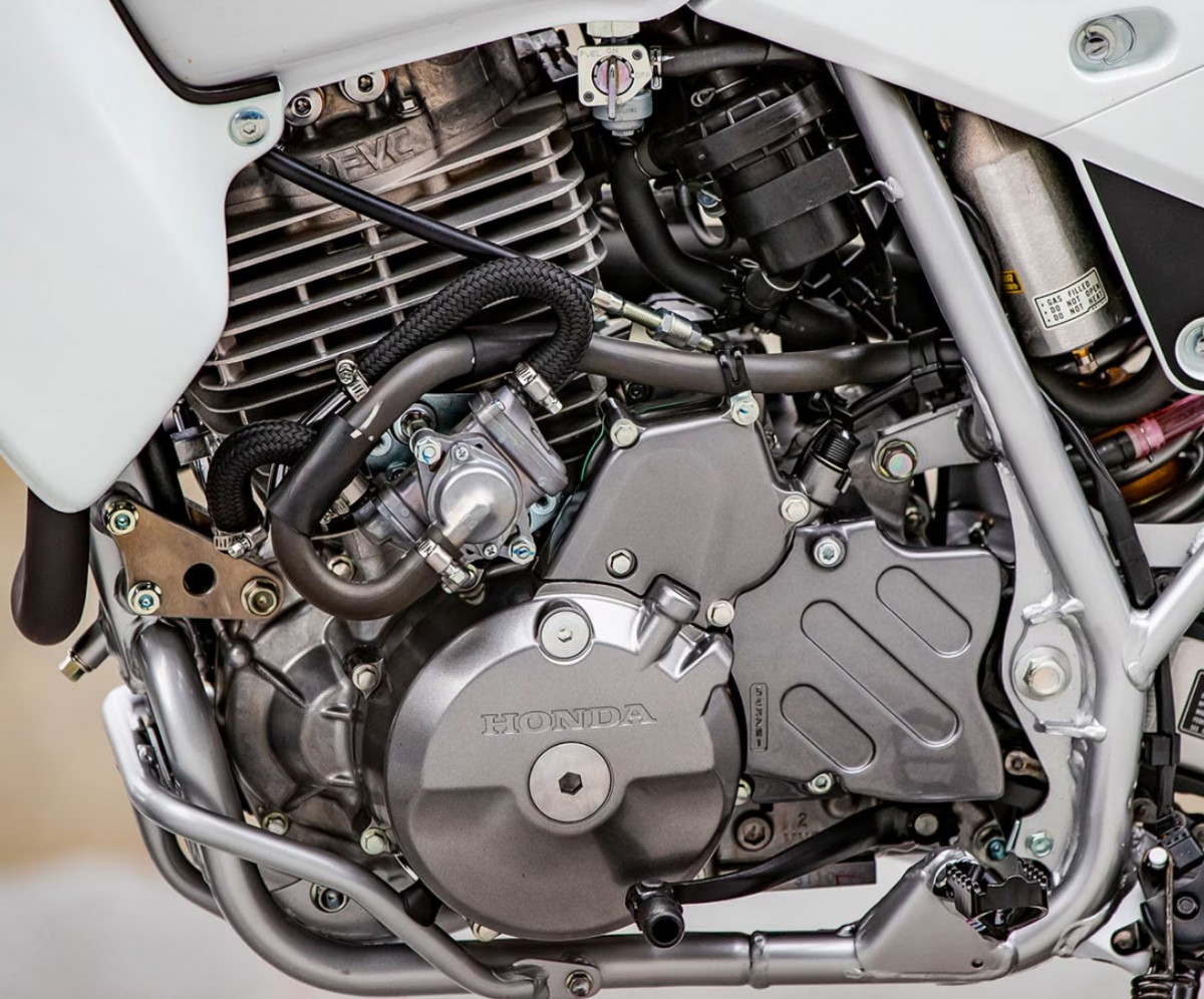 Карбюраторный двигатель Honda XR650L