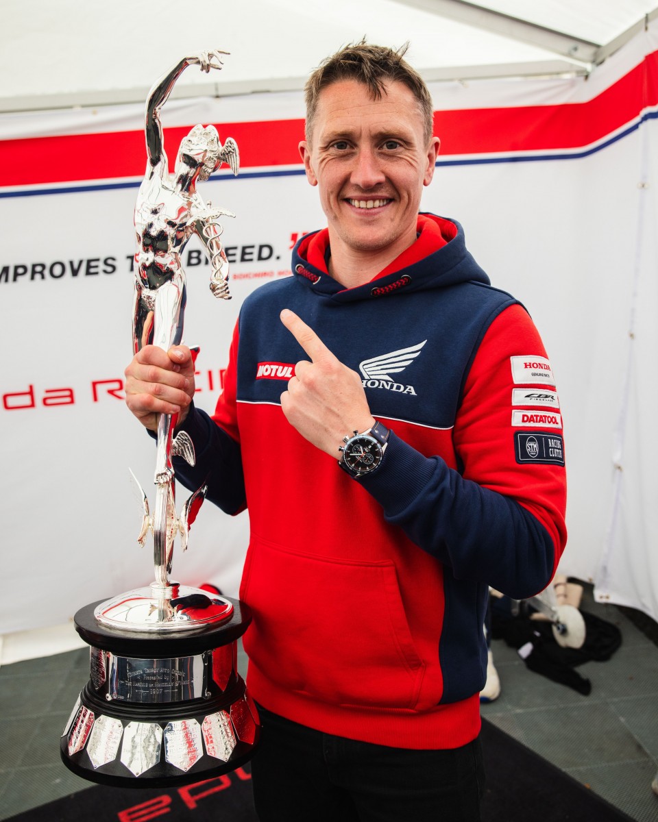 Дин Харрисон объявлен победителем Senior TT 2026