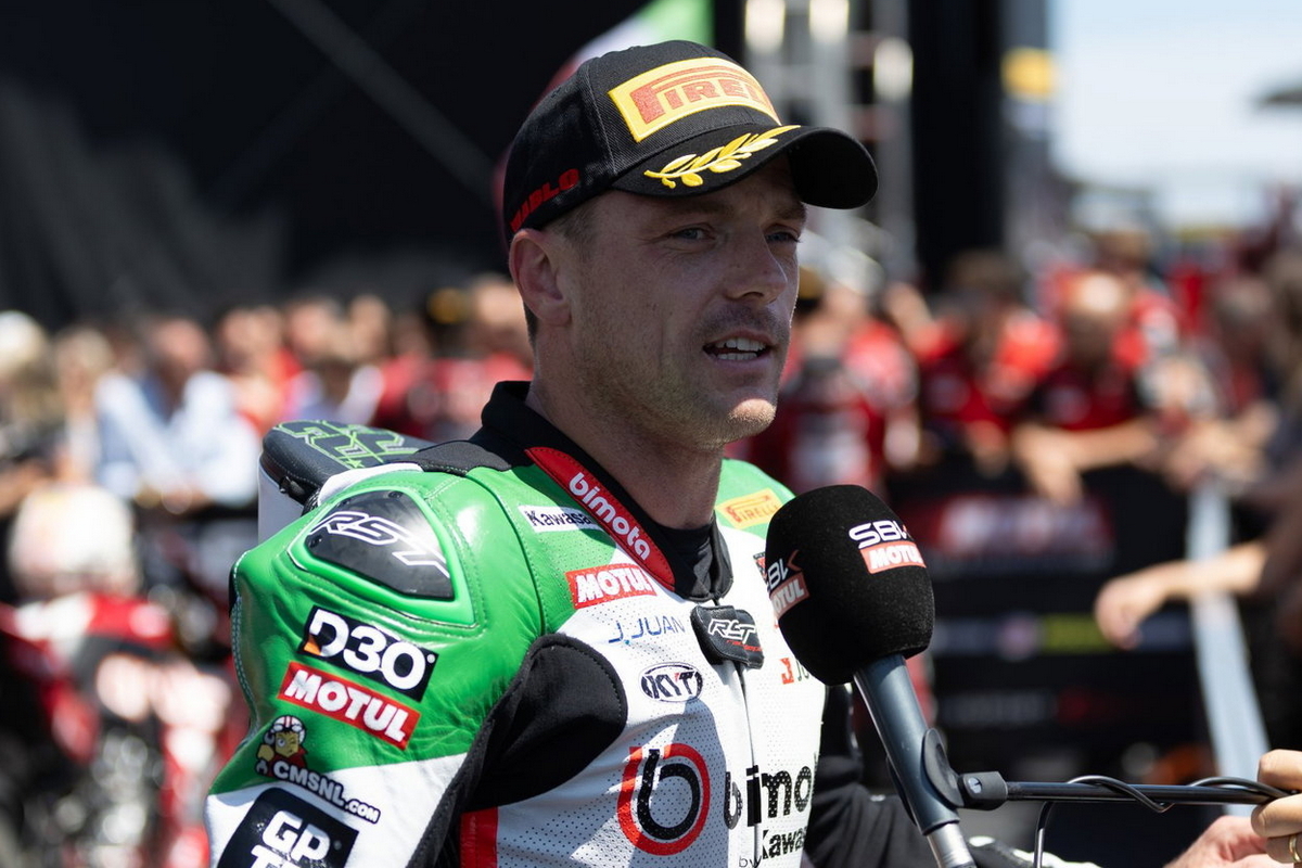 Алекс Лоус стартует с заглавной линии в гонках World Superbike в Мизано