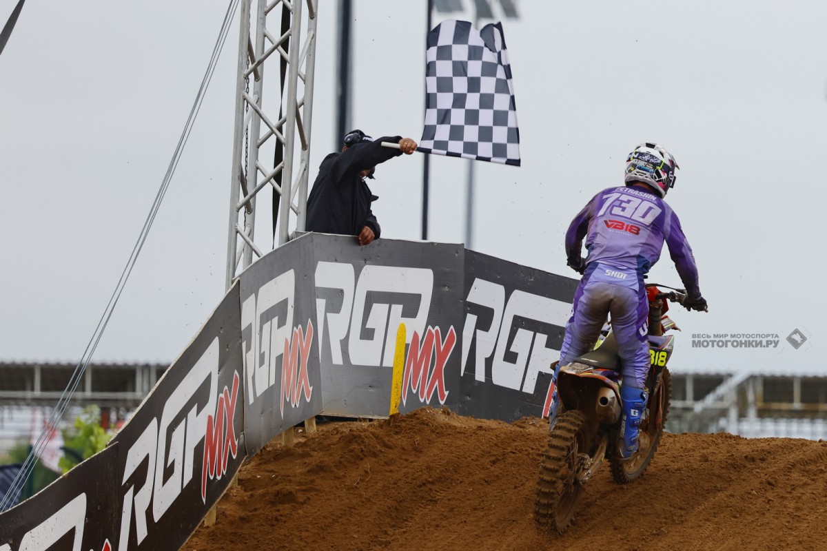 Тимур Петрашин выигрывает второй заезд MX1 на ЦТВС Москва