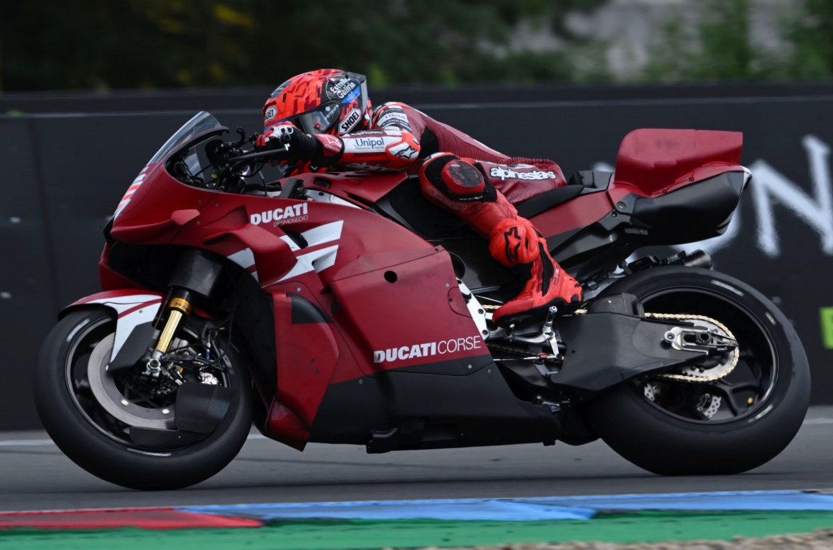 Марк Маркес на борту Ducati Desmosedici GP27